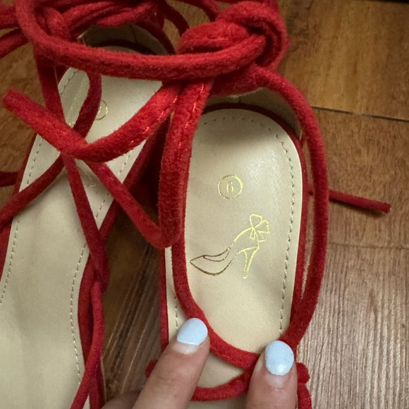 Elegant Red Strappy Women's Sandals - Picture 4 of 4